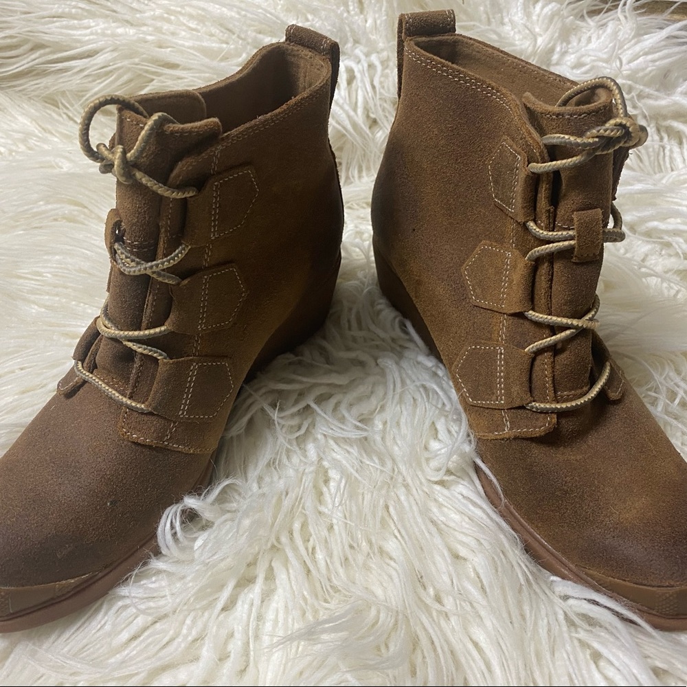 Sorel winter boots with heel NWOT